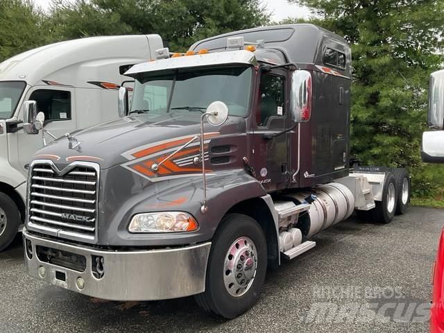 Mack CXU613 Vetopöytäautot
