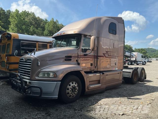 Mack CXU613 Vetopöytäautot