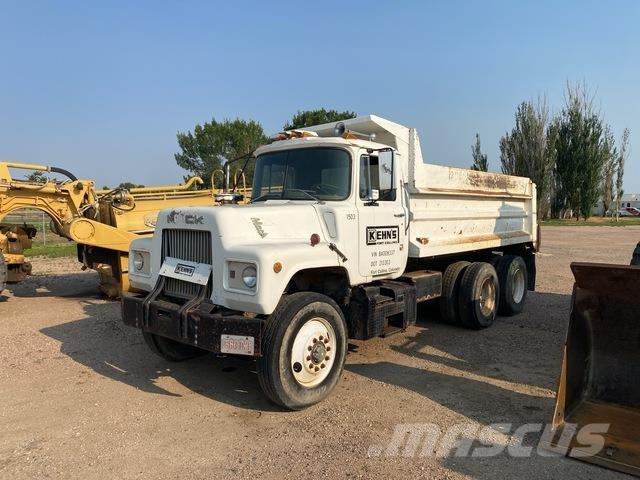 Mack DM686S Sora- ja kippiautot