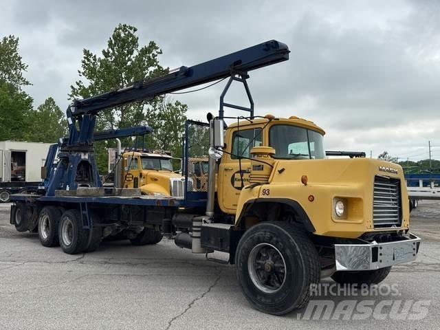 Mack DM688S Muut kuorma-autot