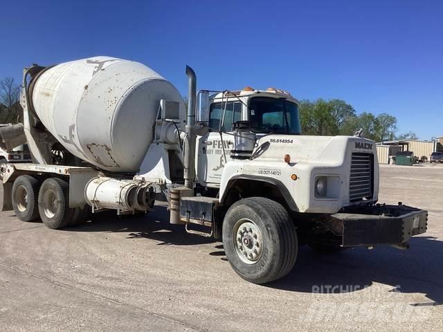 Mack DM690S Muut kuorma-autot