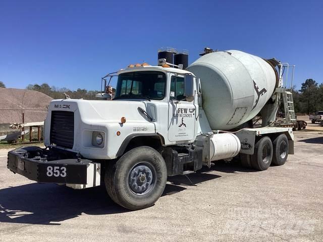 Mack DM690S Muut kuorma-autot