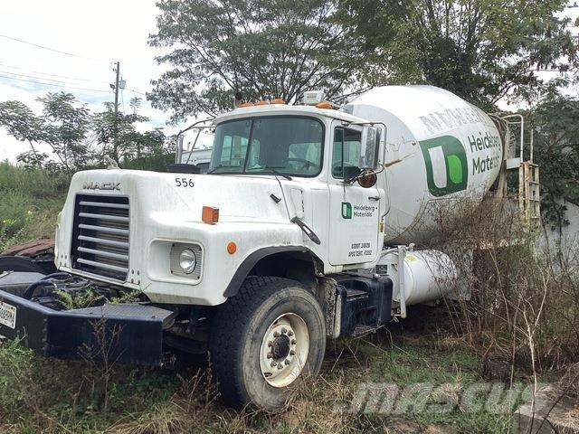 Mack DM690S Muut kuorma-autot