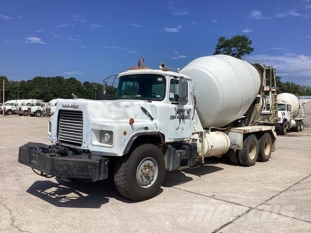 Mack DM690S Muut kuorma-autot