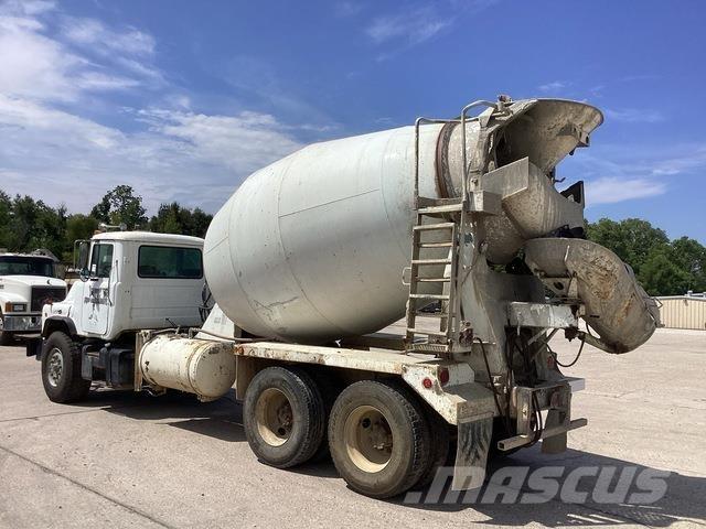 Mack DM690S Muut kuorma-autot