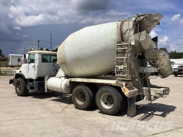 Mack DM690S Muut kuorma-autot