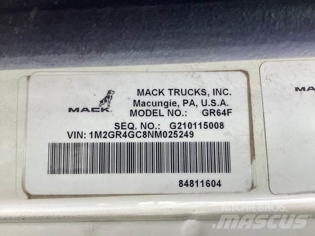 Mack GR64F Sora- ja kippiautot