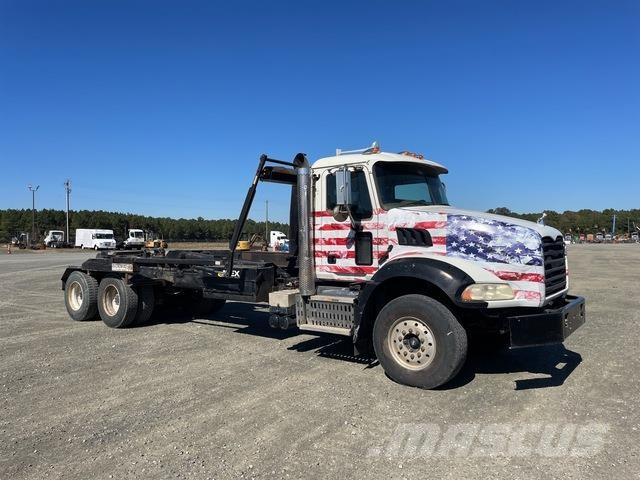 Mack GU533 Koukkulava kuorma-autot