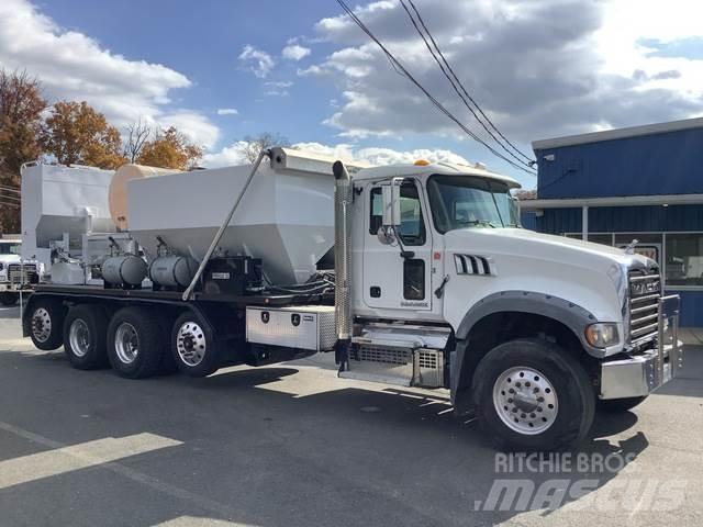 Mack GU713 Betonikuorma-autot