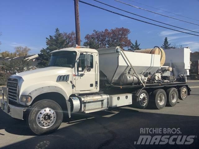 Mack GU713 Betonikuorma-autot
