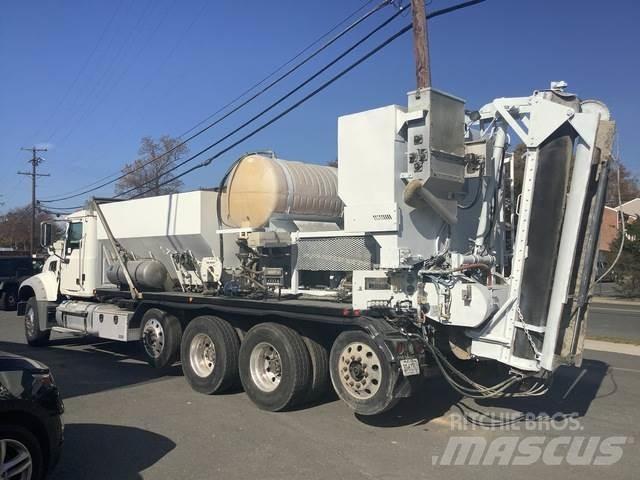 Mack GU713 Betonikuorma-autot