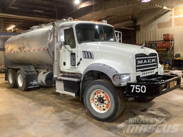 Mack GU713 Vesisäiliöautot