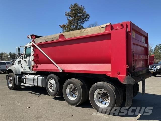 Mack GU713 Sora- ja kippiautot