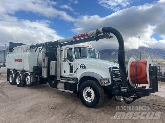 Mack GU713 Telakaivukoneet