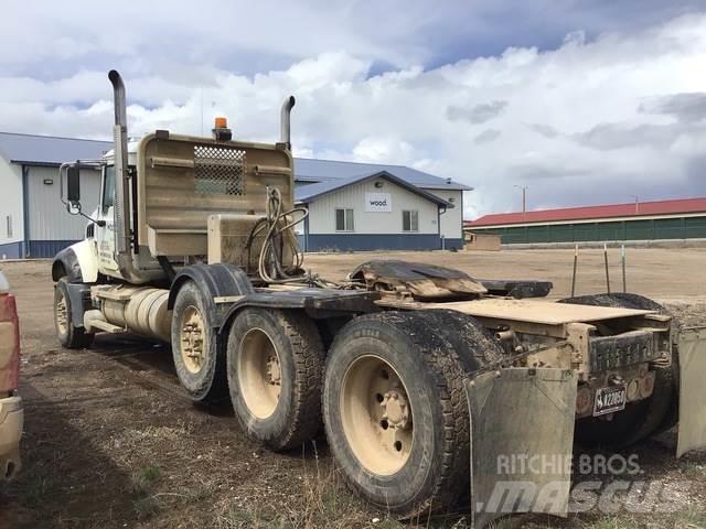 Mack GU713 Vetopöytäautot