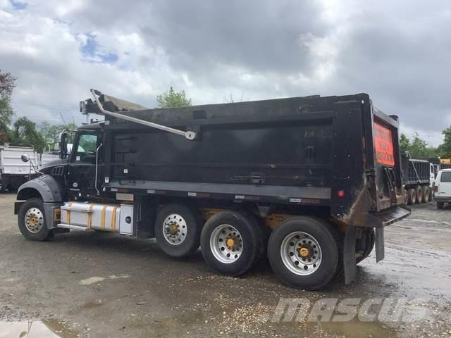 Mack GU713 Sora- ja kippiautot