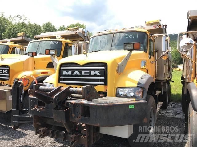 Mack GU713 Lumiaurat