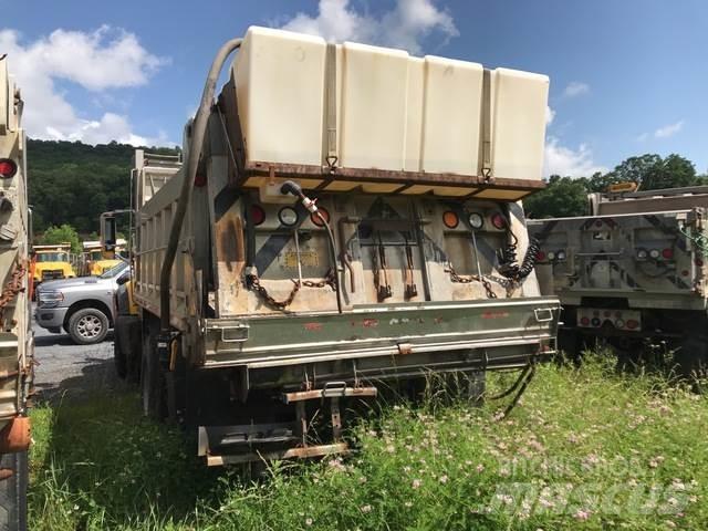 Mack GU713 Lumiaurat