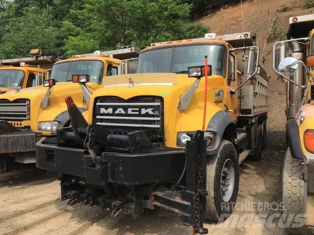 Mack GU713 Lumiaurat