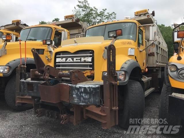 Mack GU713 Lumiaurat