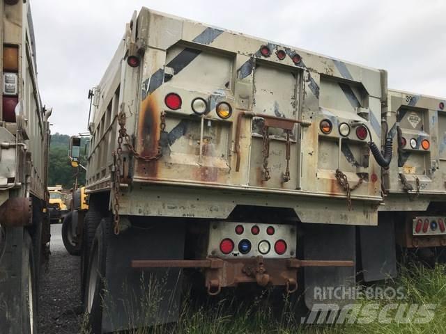 Mack GU713 Lumiaurat
