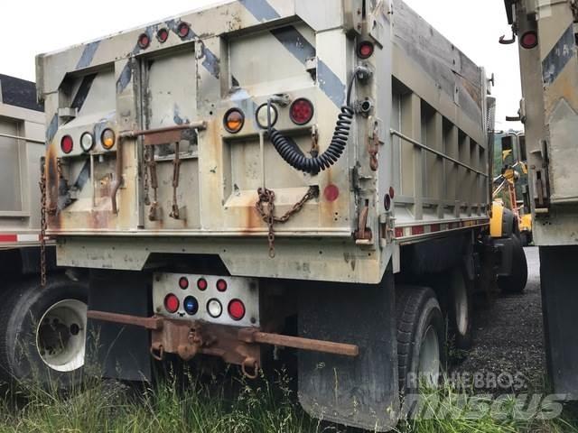 Mack GU713 Lumiaurat