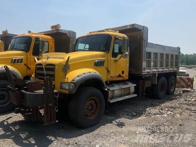 Mack GU713 Lumiaurat