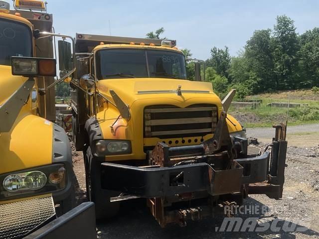 Mack GU713 Lumiaurat