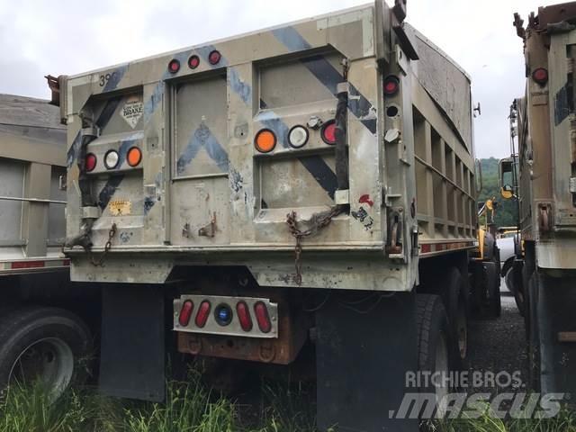 Mack GU713 Sora- ja kippiautot