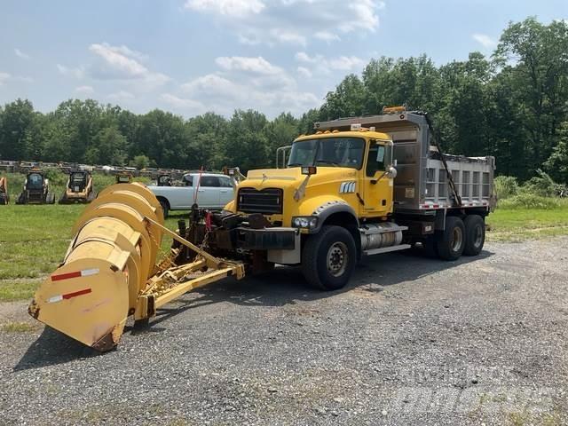 Mack GU713 Lumiaurat