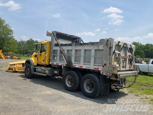 Mack GU713 Lumiaurat