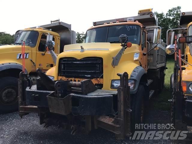 Mack GU713 Sora- ja kippiautot