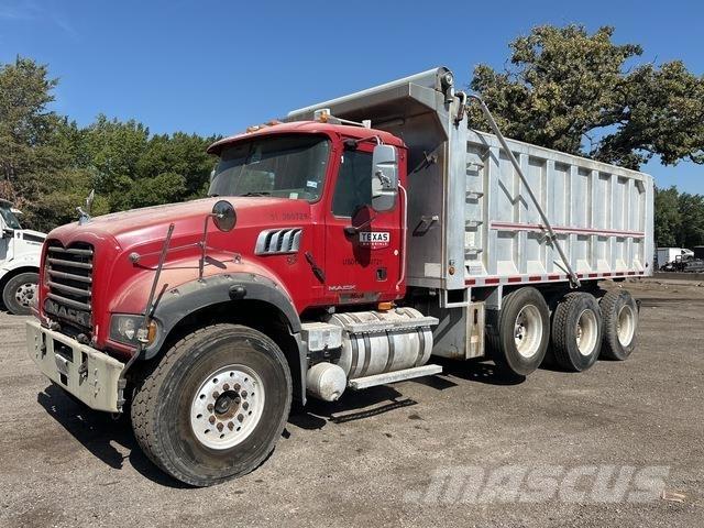 Mack GU713 Sora- ja kippiautot