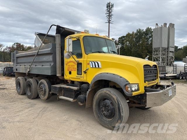 Mack GU713 Sora- ja kippiautot