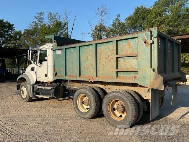 Mack GU713 Sora- ja kippiautot