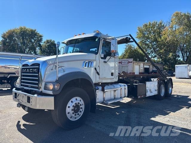 Mack GU713 Nostovarsi-vaihtolavakuorma-autot