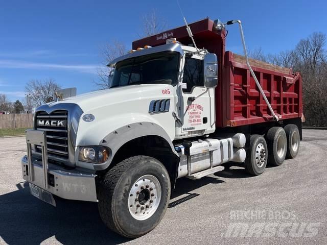Mack GU714 Sora- ja kippiautot