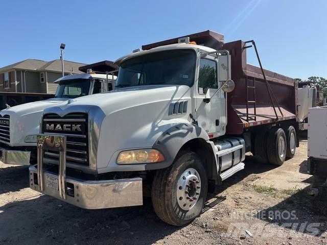 Mack GU813 Sora- ja kippiautot