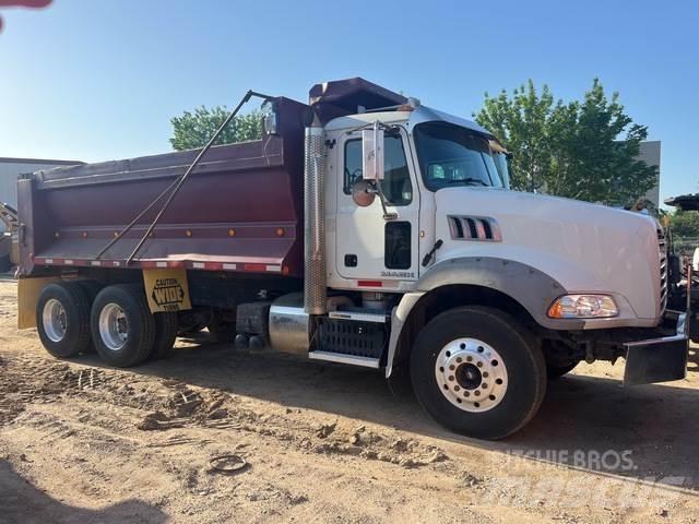 Mack GU813 Sora- ja kippiautot