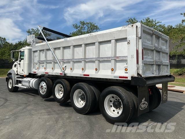 Mack GU813 Sora- ja kippiautot