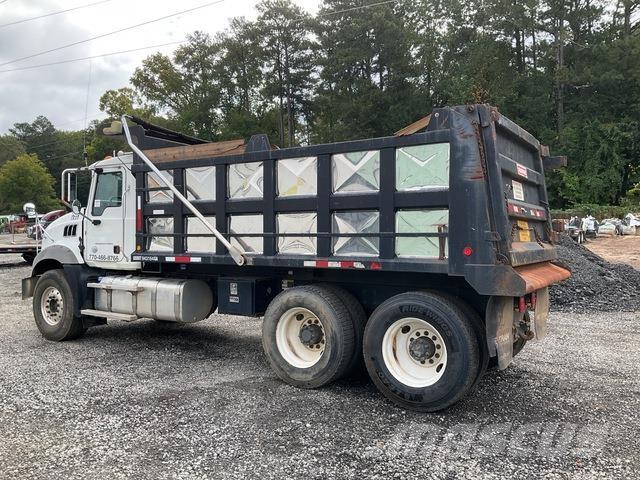 Mack GU813 Sora- ja kippiautot