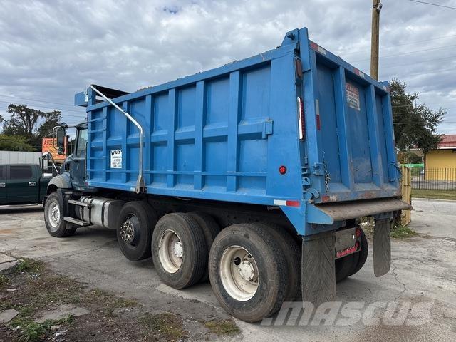 Mack GU813 Sora- ja kippiautot