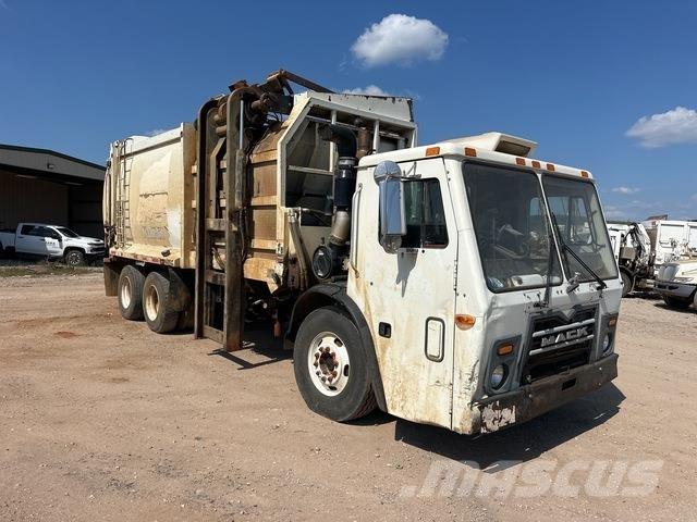 Mack LEU613 Jäteautot