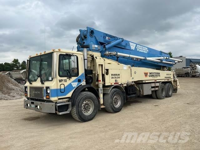 Mack MR Betonipumppuautot