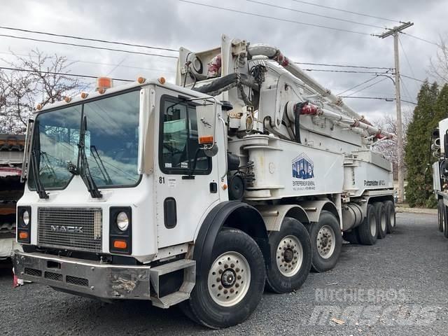 Mack MR688S Betonipumppuautot