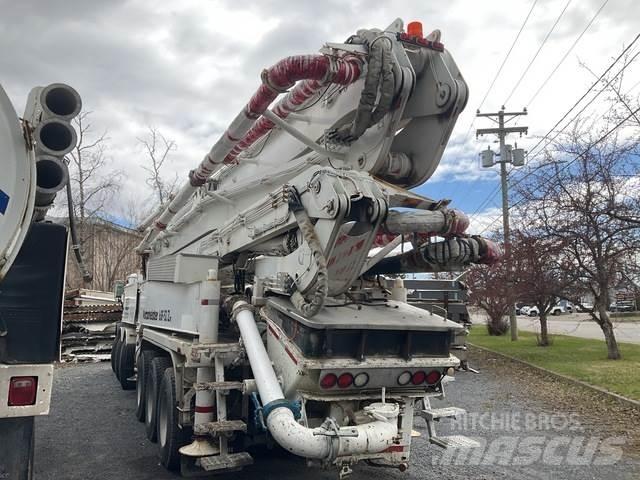 Mack MR688S Betonipumppuautot