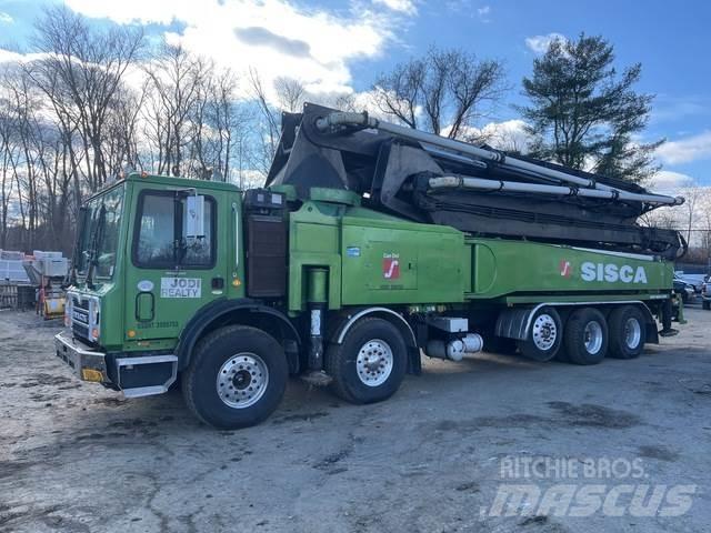 Mack MRU613 Betonipumppuautot