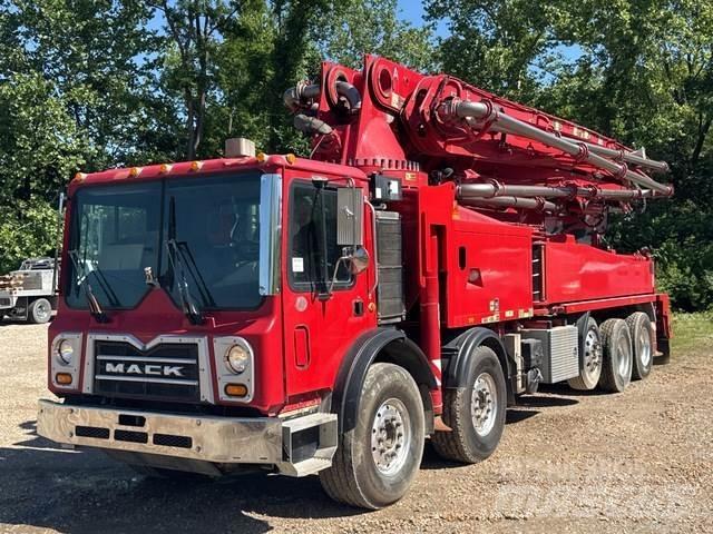 Mack MRU613 Betonipumppuautot