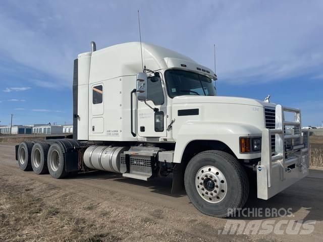 Mack PI86T Vetopöytäautot