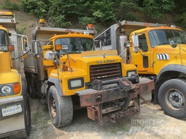 Mack RD600 Lumiaurat